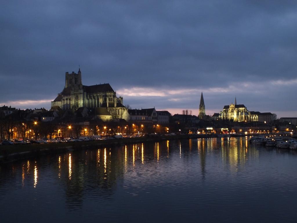 Premiere Classe Auxerre Monéteau Buitenkant foto