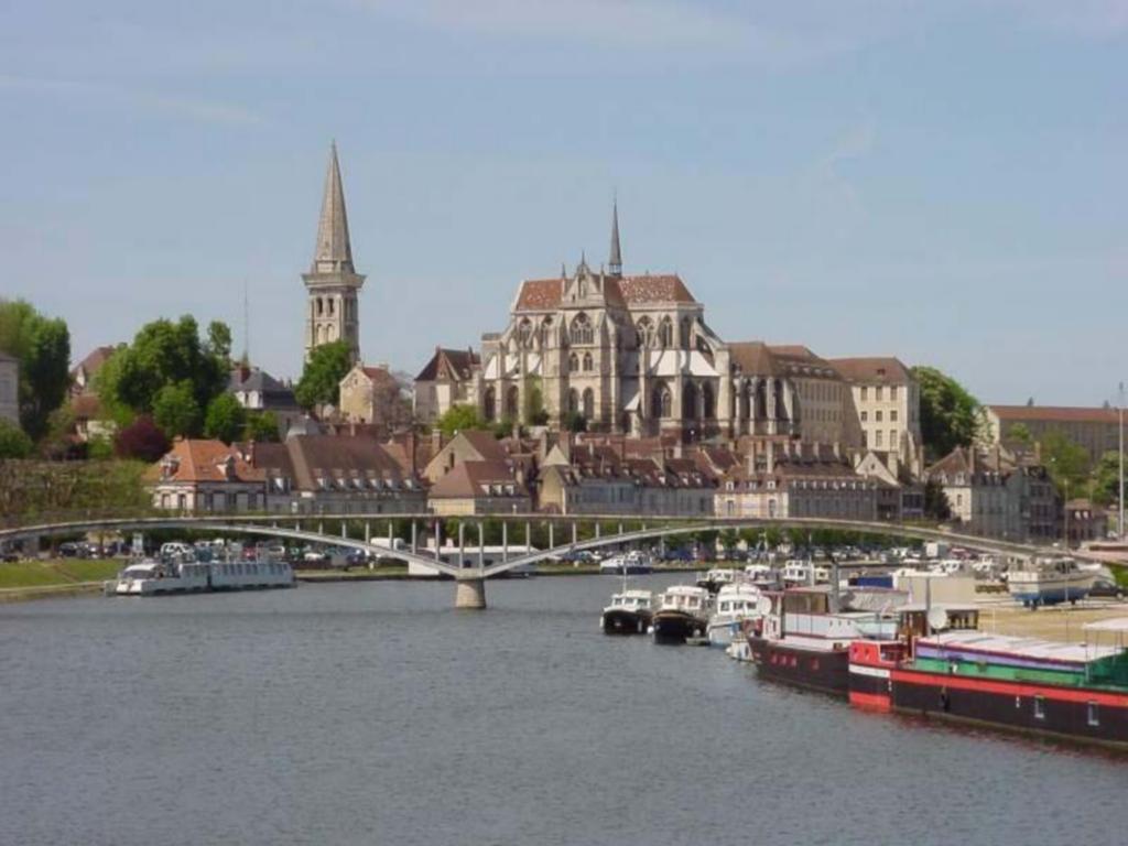 Premiere Classe Auxerre Monéteau Buitenkant foto